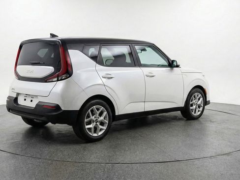 Used 2025 Kia Soul LX w/ LX Technology Package image 9