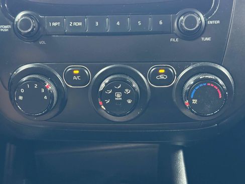 Used 2017 Kia Forte LX FWD image 27