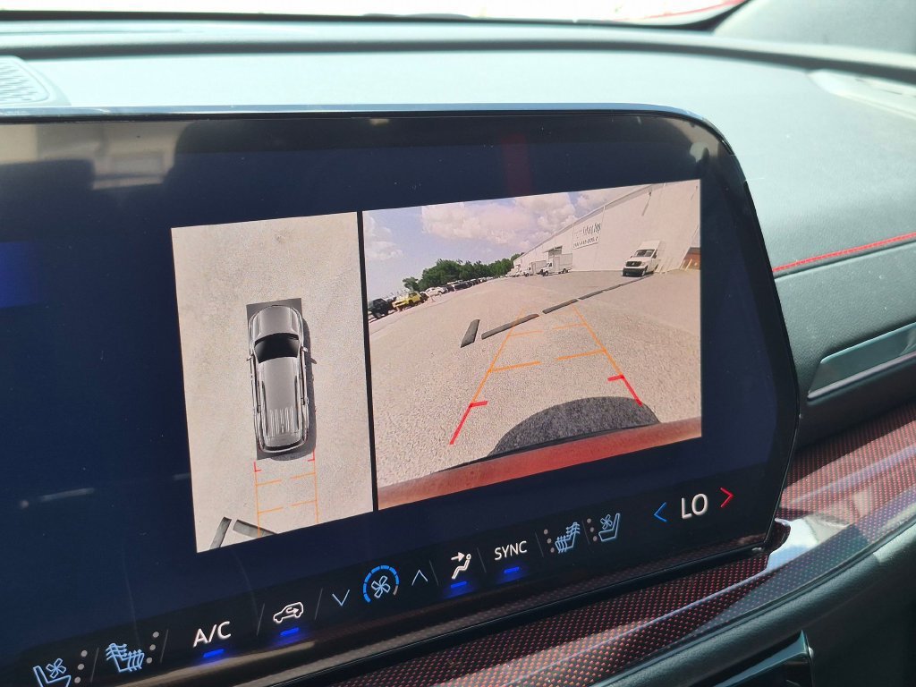New 2026 Chevrolet Traverse RS w/ LPO, Floor Liner Package FWD image 25