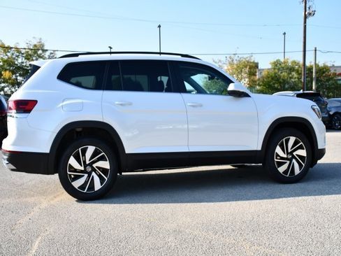 New 2026 Volkswagen Atlas SE image 8