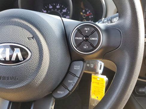 Used 2018 Kia Soul image 27