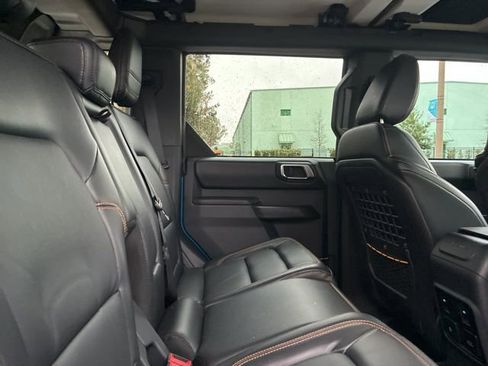 Used 2024 Ford Bronco Badlands image 23