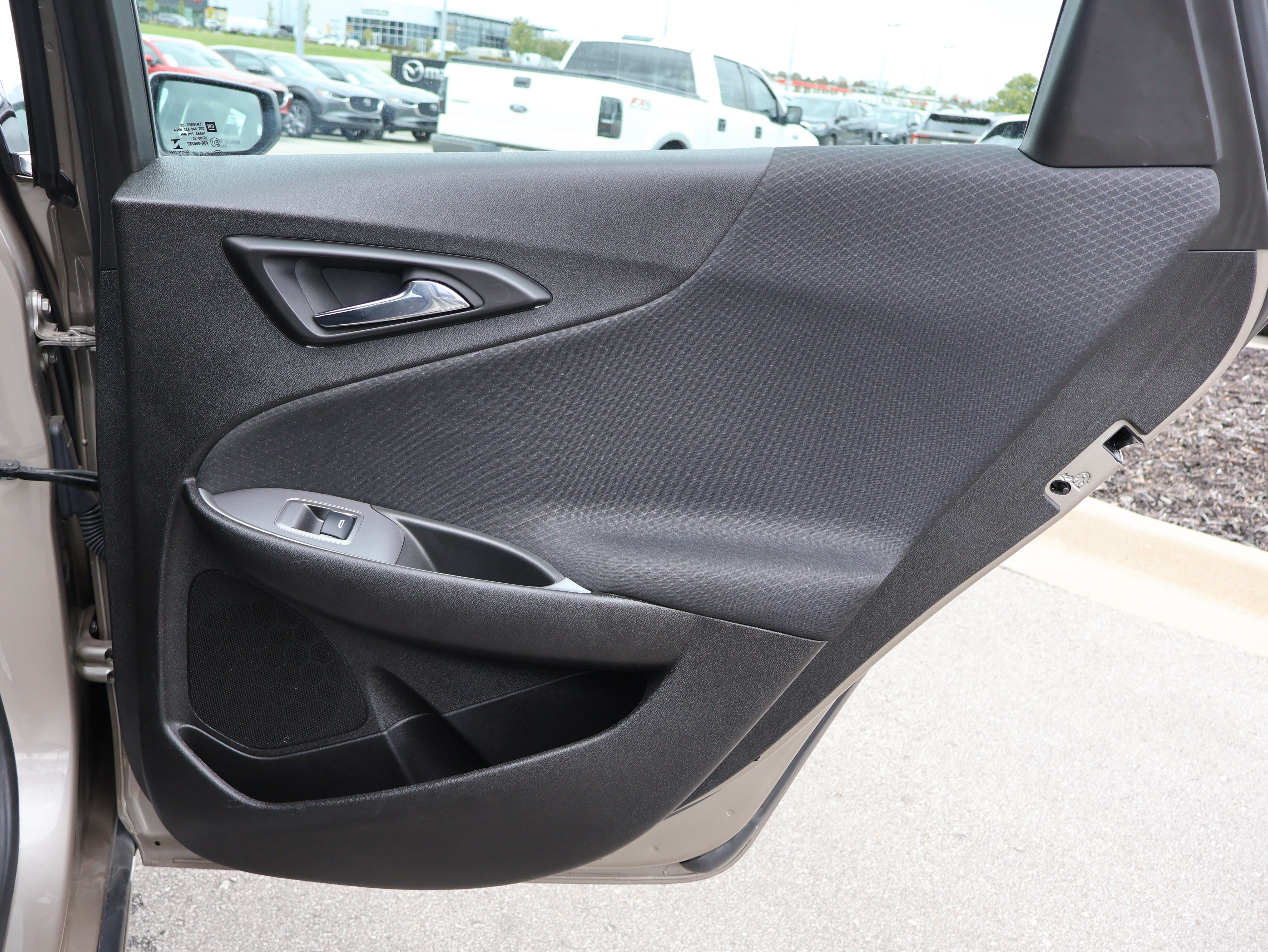 Used 2025 Chevrolet Malibu LT FWD image 11