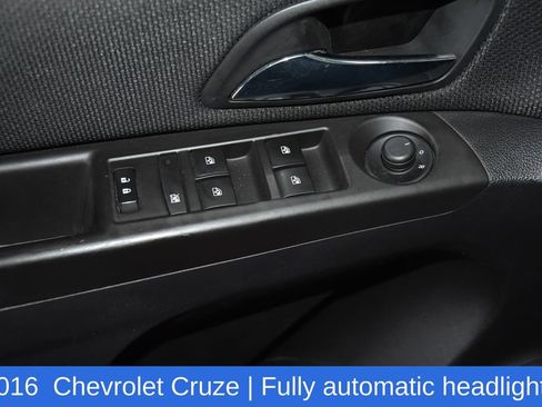 Used 2016 Chevrolet Cruze LT FWD image 22