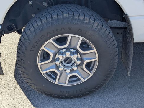 Used 2024 Ford F350 Lariat image 13