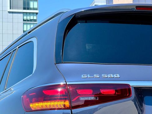 Certified 2024 Mercedes-Benz GLS 580 4MATIC image 10