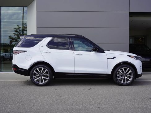 New 2026 Land Rover Discovery Dynamic SE AWD/4WD image 7