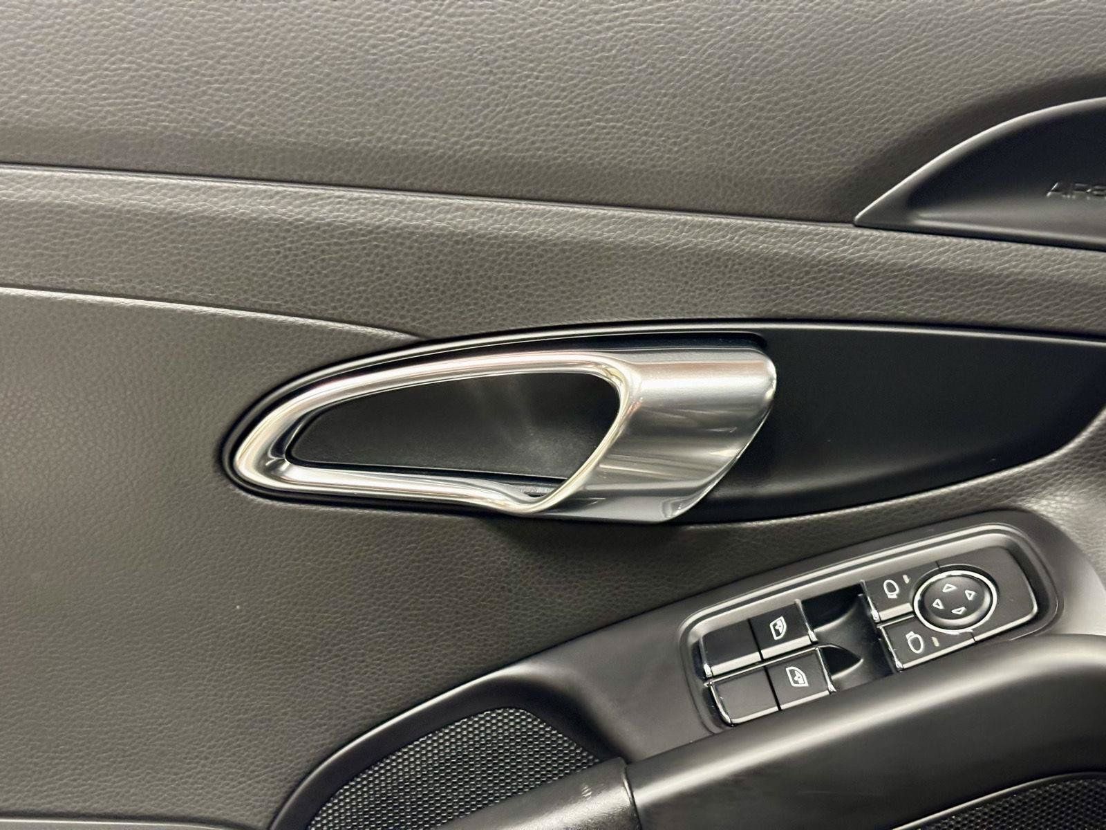 Used 2017 Porsche 718 Cayman RWD image 15