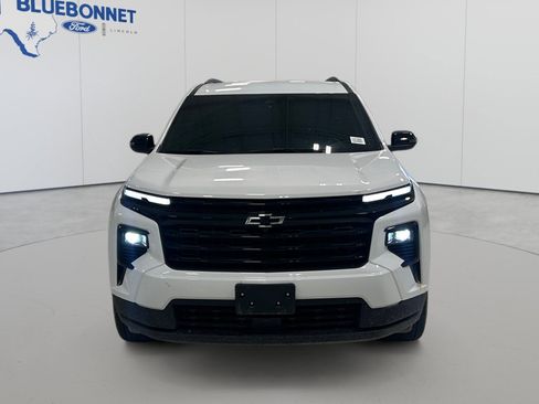 Used 2025 Chevrolet Traverse LT w/ Midnight/Sport Edition FWD image 2