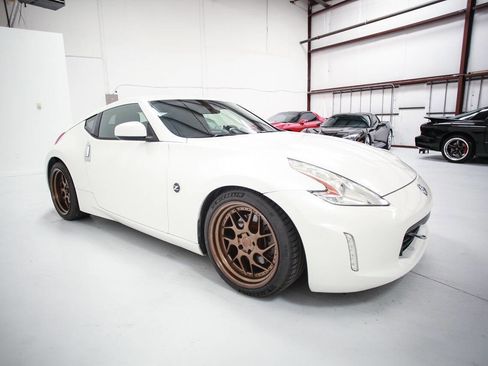 Used 2011 Nissan 370Z Coupe image 10