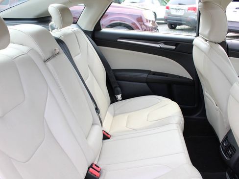 Used 2017 Ford Fusion Energi Titanium FWD image 19