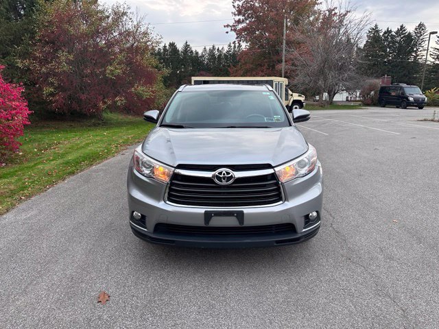 Used 2016 Toyota Highlander XLE AWD/4WD image 8