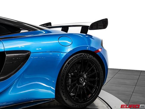Used 2020 McLaren 620R RWD image 23