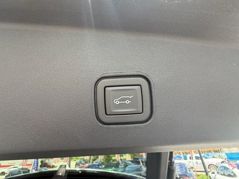 Used 2024 Cadillac Lyriq Luxury RWD image 16
