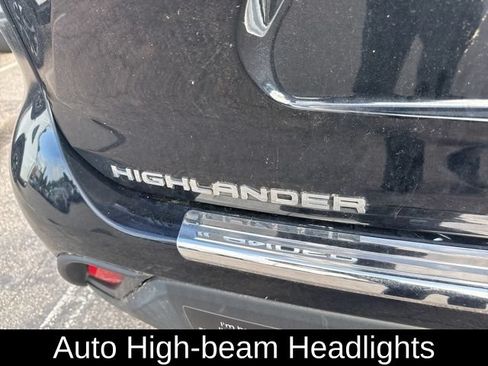 Used 2023 Toyota Highlander L FWD image 19