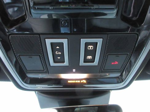 Used 2017 Land Rover Range Rover Long Wheelbase Supercharged image 34