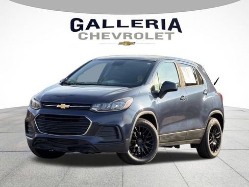 Used 2019 Chevrolet Trax LS w/ Tint and Cruise Package image 2