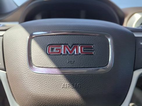 Used 2021 GMC Acadia SLT w/ Technology Package AWD/4WD image 22