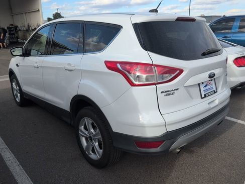 Used 2015 Ford Escape SE FWD image 2