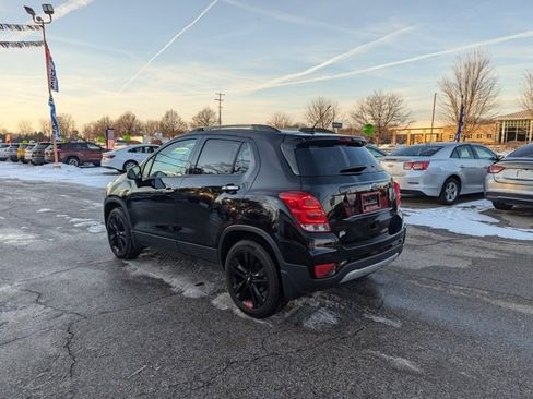 Used 2019 Chevrolet Trax LT w/ Redline Edition image 5