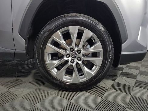 Used 2021 Toyota RAV4 XLE Premium FWD image 11