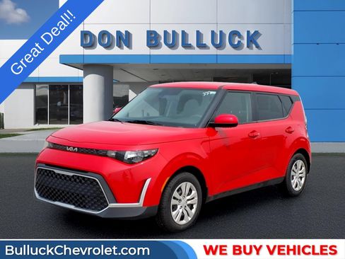 Used 2023 Kia Soul LX FWD image 1