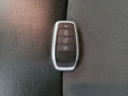 Used 2020 Jeep Compass Latitude w/ Cold Weather Group FWD image 32
