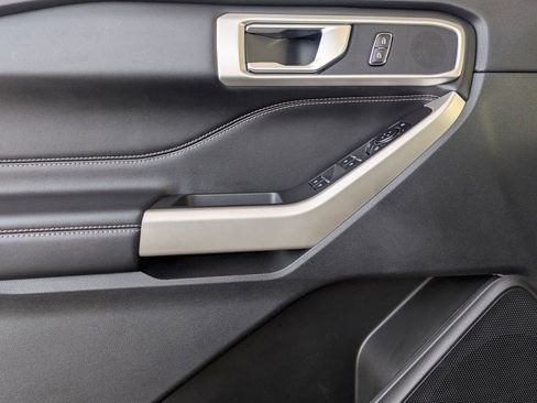 Certified 2022 Ford Explorer XLT w/ Equipment Group 202A image 12