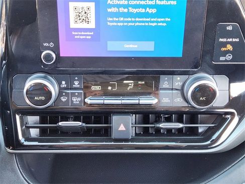 Certified 2024 Toyota Highlander LE image 15