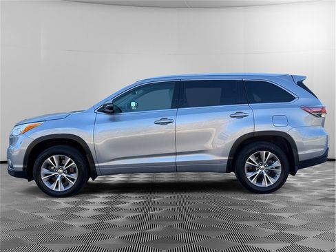 Used 2014 Toyota Highlander XLE AWD/4WD image 2