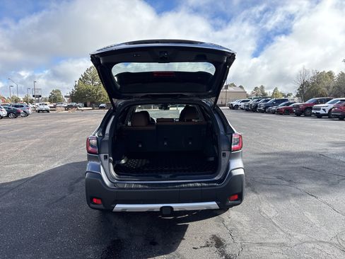 Used 2025 Subaru Outback Touring XT image 10