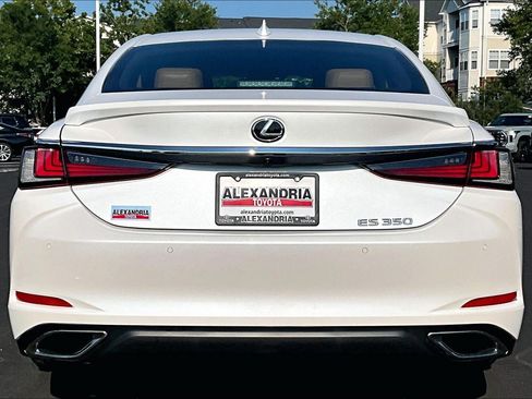 Used 2022 Lexus ES 350 w/ Premium Package FWD image 4