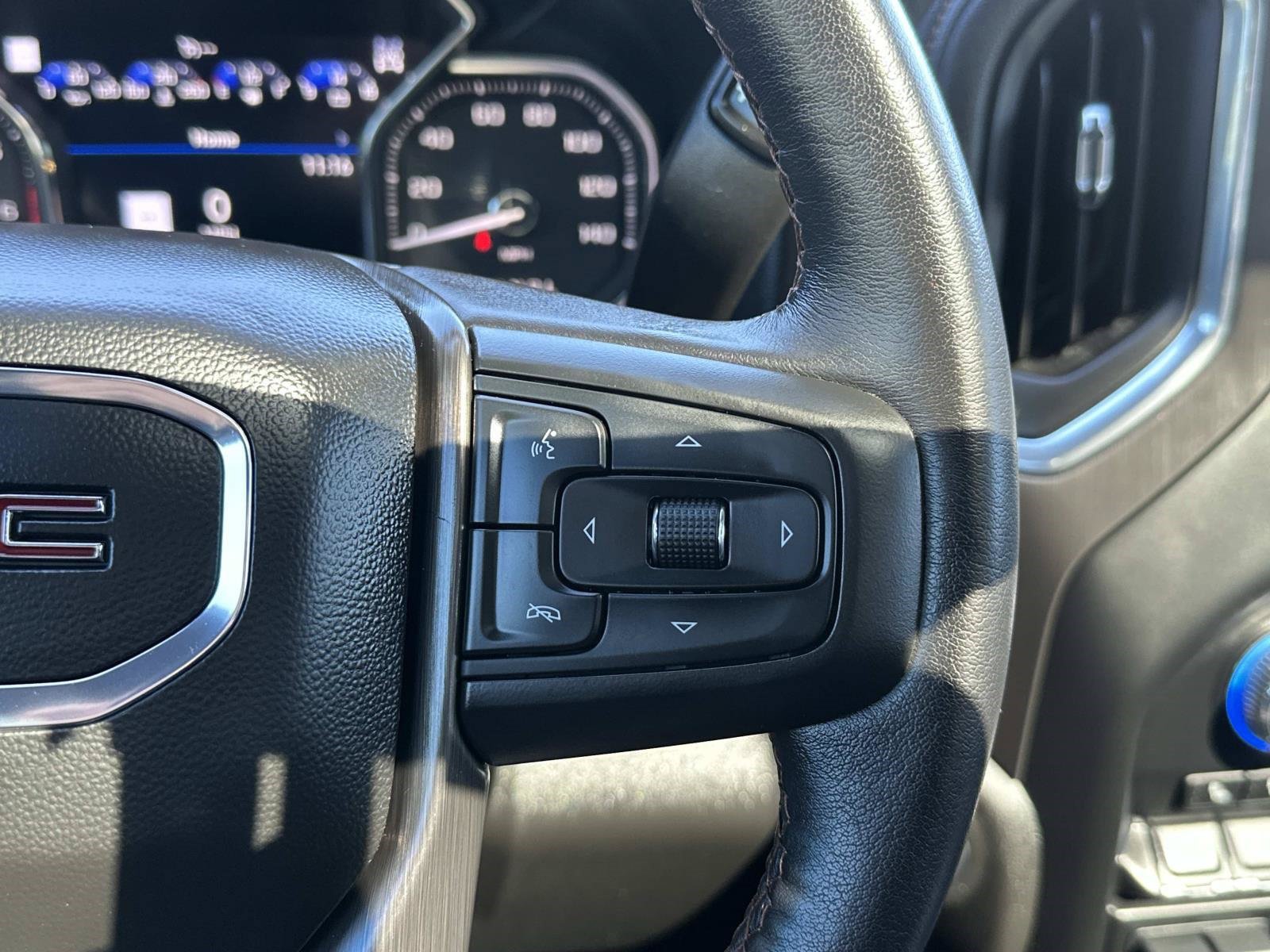 Used 2022 GMC Sierra 2500 AT4 w/ AT4 Preferred Package AWD/4WD image 24