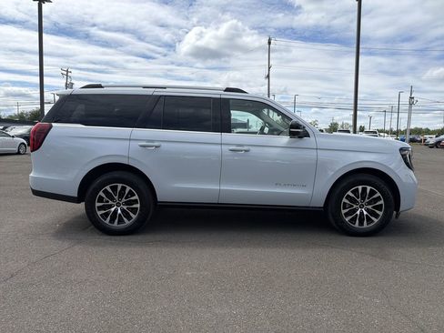 Used 2025 Ford Expedition Platinum AWD/4WD image 6