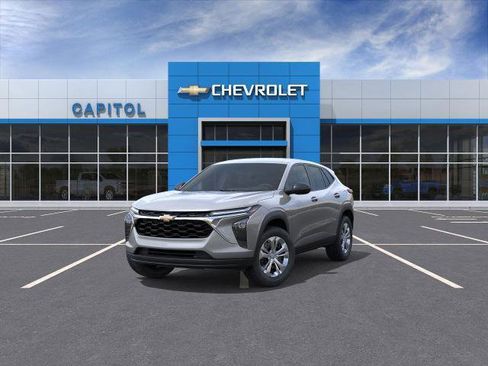 New 2026 Chevrolet Trax LS image 8