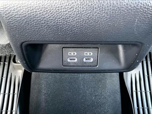 Used 2025 Toyota Corolla LE FWD image 31