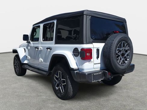 New 2026 Jeep Wrangler Unlimited Sahara AWD/4WD image 7
