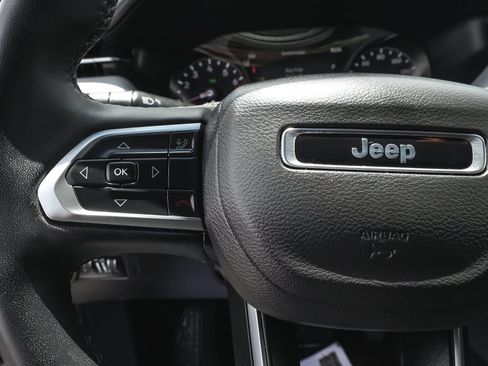 Used 2025 Jeep Compass Limited AWD/4WD image 19