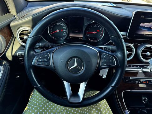 Used 2019 Mercedes-Benz GLC 300 GLC 300 w/ Leather Seating Package image 14