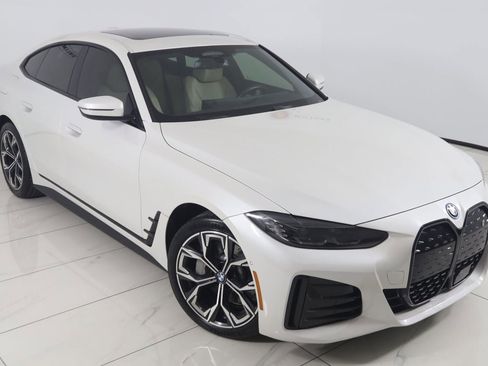 Used 2022 BMW i4 eDrive40 w/ M Sport Package image 19