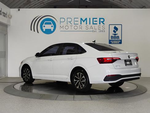 Used 2023 Volkswagen Jetta S image 3