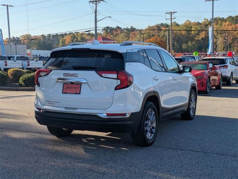 Used 2023 GMC Terrain SLT image 8