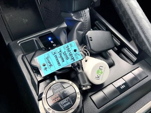 Used 2025 Toyota 4Runner TRD Off-Road image 14