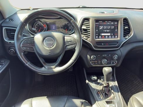 Used 2020 Jeep Cherokee Trailhawk w/ Cold Weather Group AWD/4WD image 15