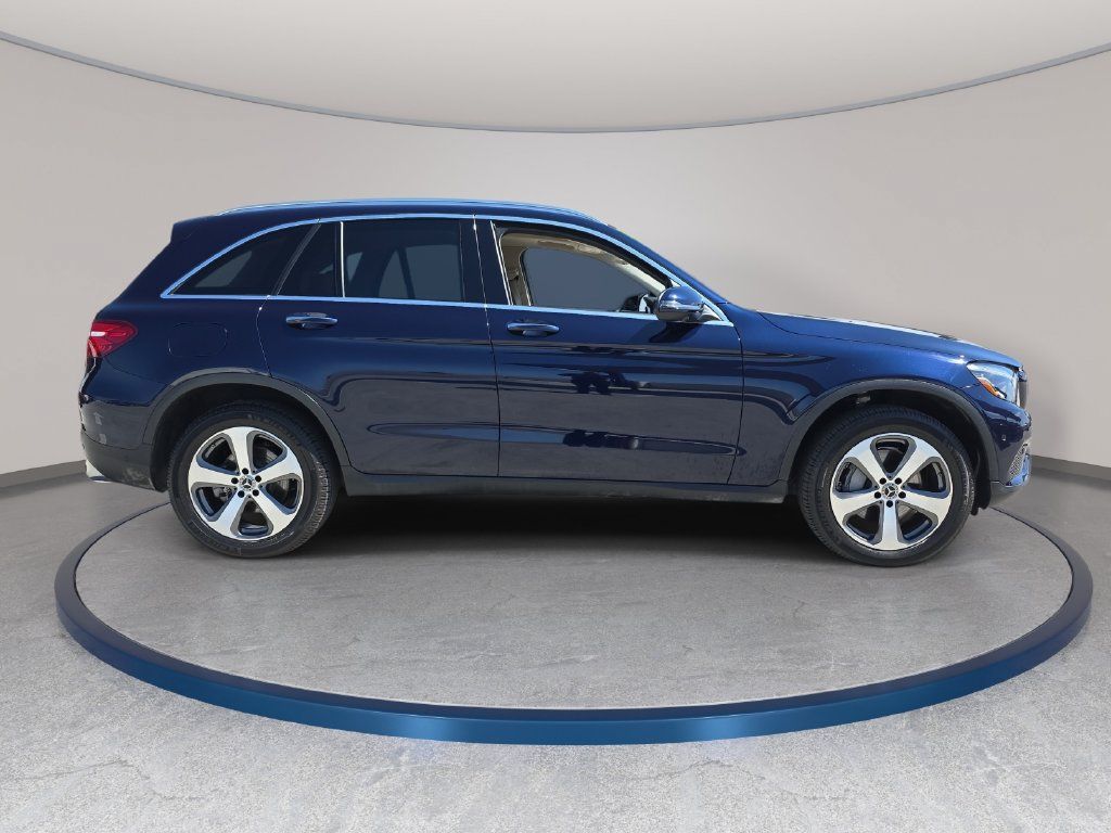 Used 2019 Mercedes-Benz GLC 300 4MATIC image 5