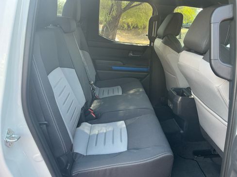 Certified 2025 Toyota Tacoma TRD Off-Road AWD/4WD image 18
