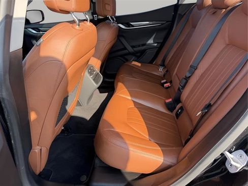 Used 2015 Maserati Ghibli RWD image 18