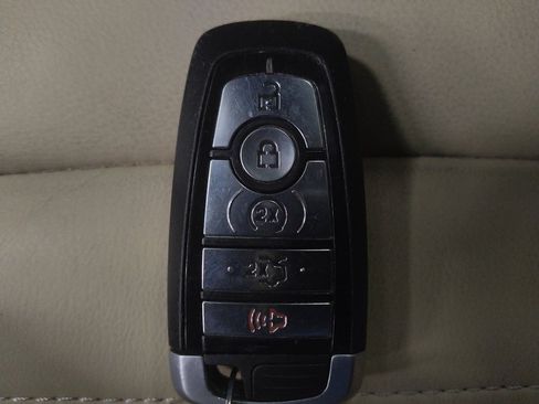 Used 2018 Ford Edge SEL w/ Equipment Group 201A FWD image 32