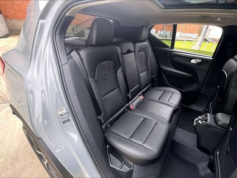 New 2026 Volvo XC40 B5 Core AWD/4WD image 7
