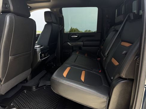 Used 2022 GMC Sierra 2500 AT4 w/ AT4 Preferred Package AWD/4WD image 28